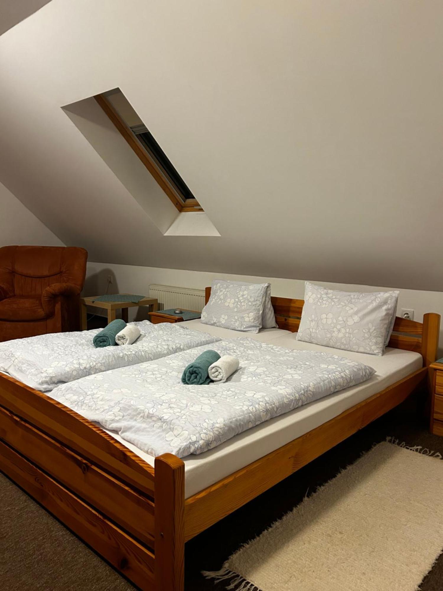 Stará Turá Hostinec Vo Visnovom מראה חיצוני תמונה