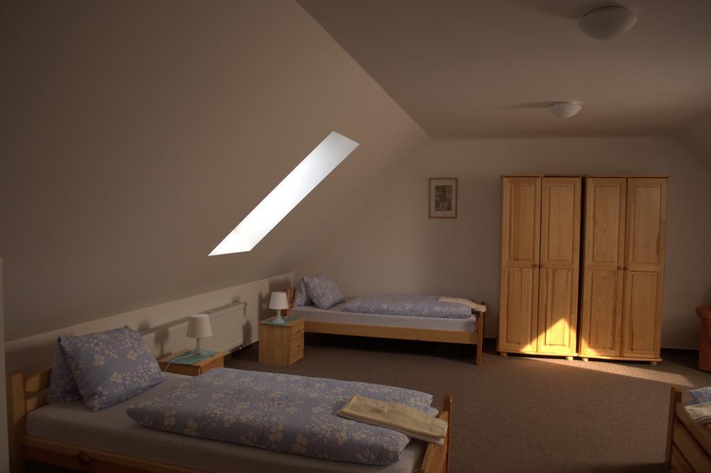 Stará Turá Hostinec Vo Visnovom מראה חיצוני תמונה