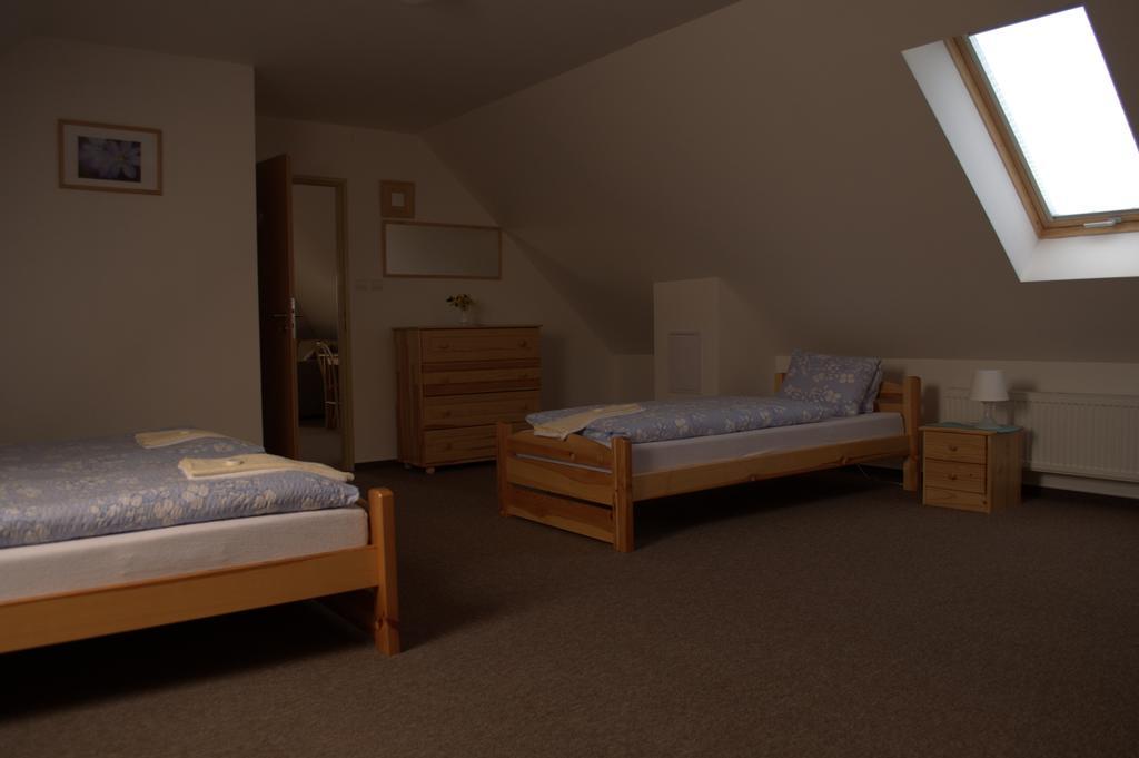 Stará Turá Hostinec Vo Visnovom מראה חיצוני תמונה